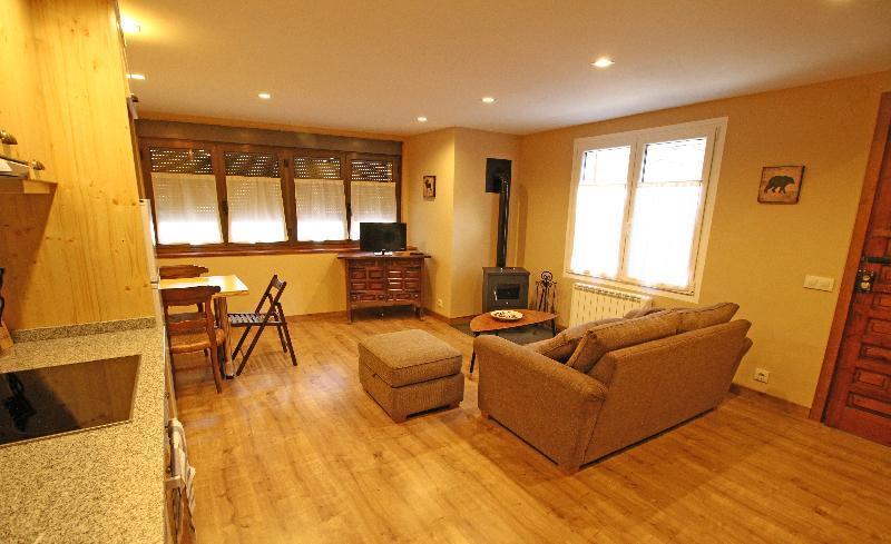 Snoe Apartamentos Mont Romies Plaza Salardú Eksteriør billede
