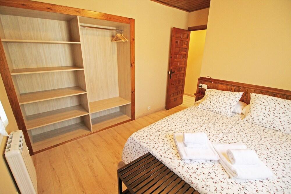 Snoe Apartamentos Mont Romies Plaza Salardú Eksteriør billede