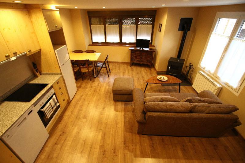 Snoe Apartamentos Mont Romies Plaza Salardú Eksteriør billede